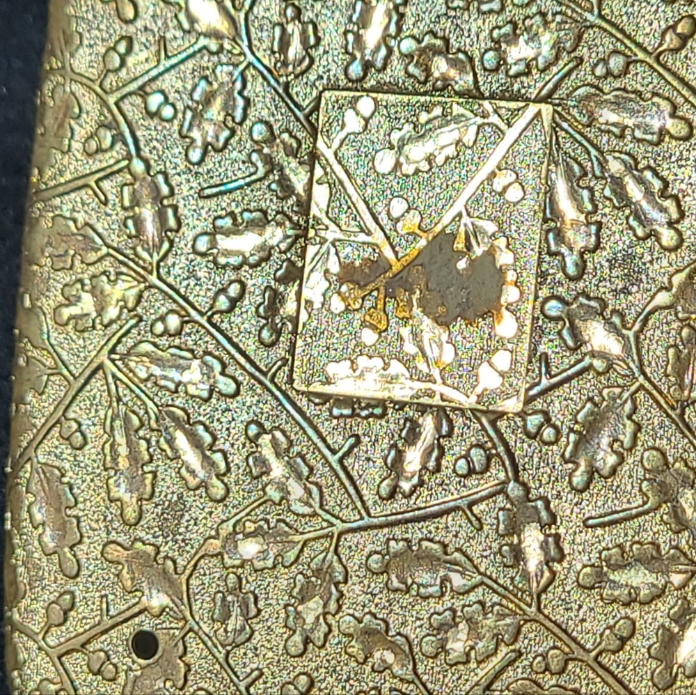 Vintage Revlon gold compact - Picture 8 of 8